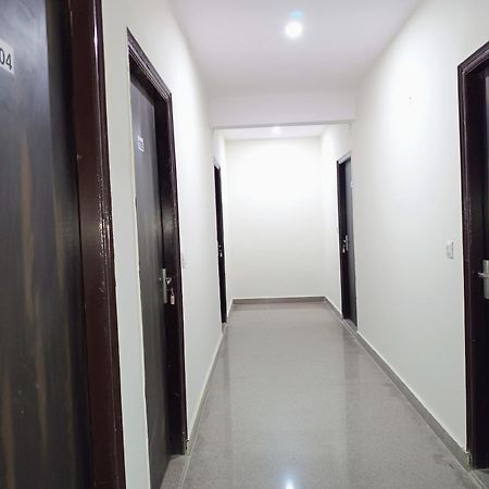 Hotel Krishna Tower Delhi  Dış mekan fotoğraf