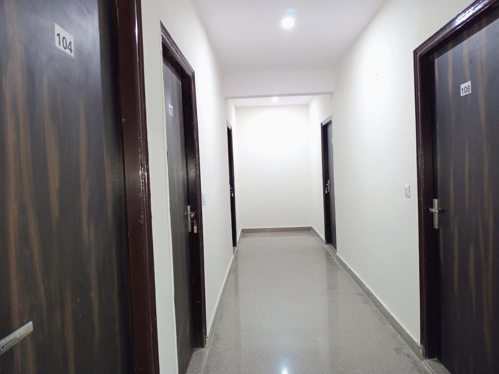 Hotel Krishna Tower Delhi  Dış mekan fotoğraf