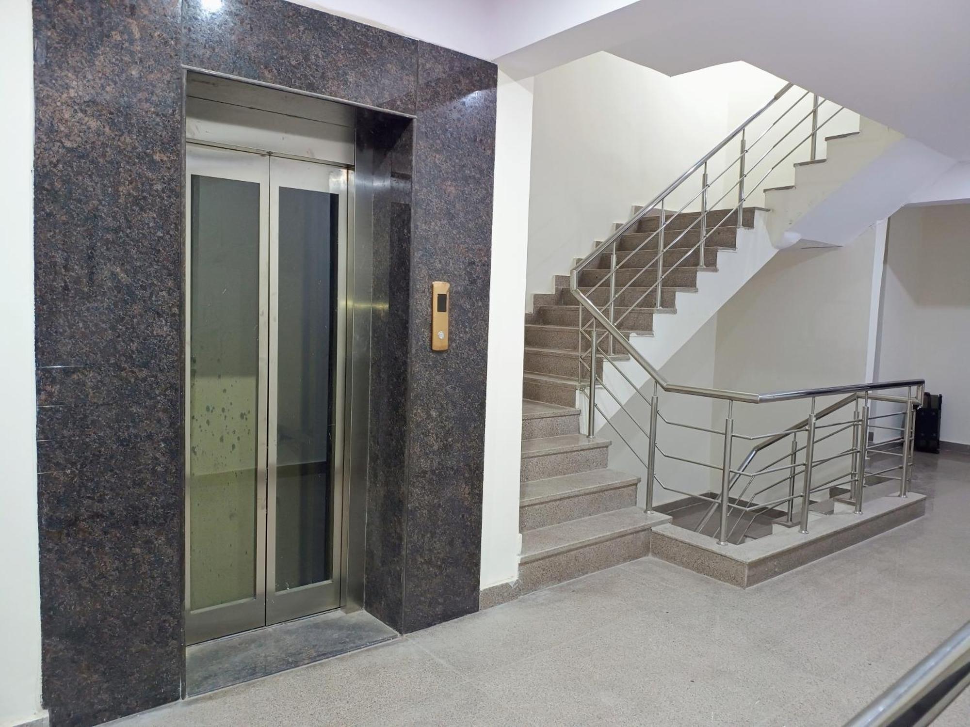 Hotel Krishna Tower Delhi  Dış mekan fotoğraf