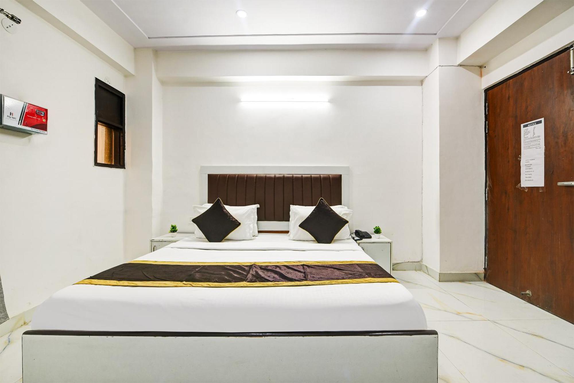 Hotel Krishna Tower Delhi  Dış mekan fotoğraf