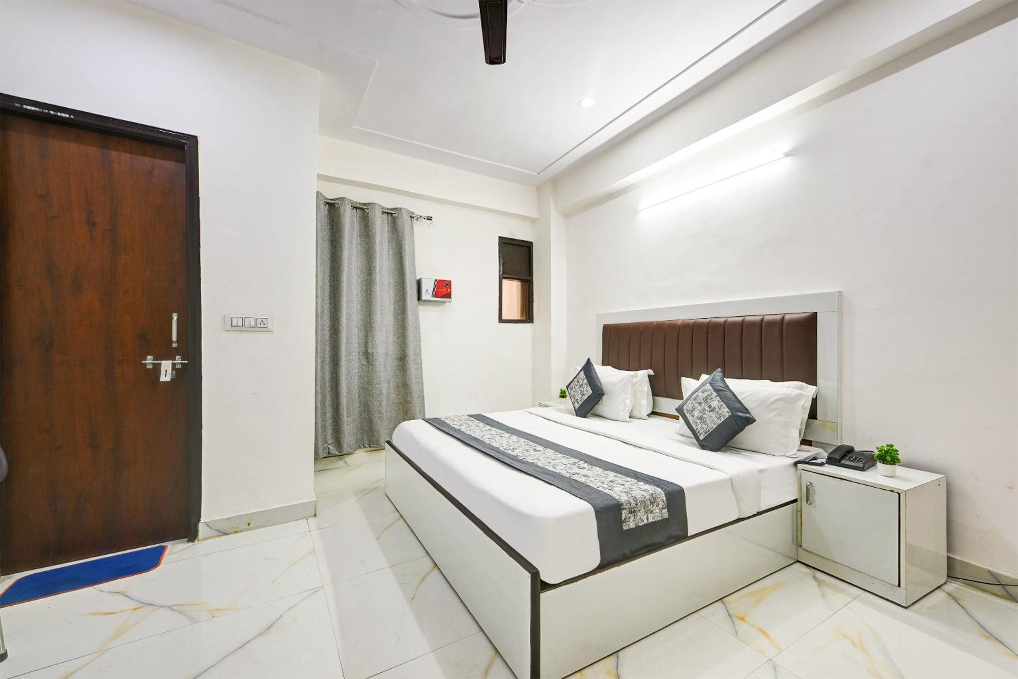 Hotel Krishna Tower Delhi  Dış mekan fotoğraf