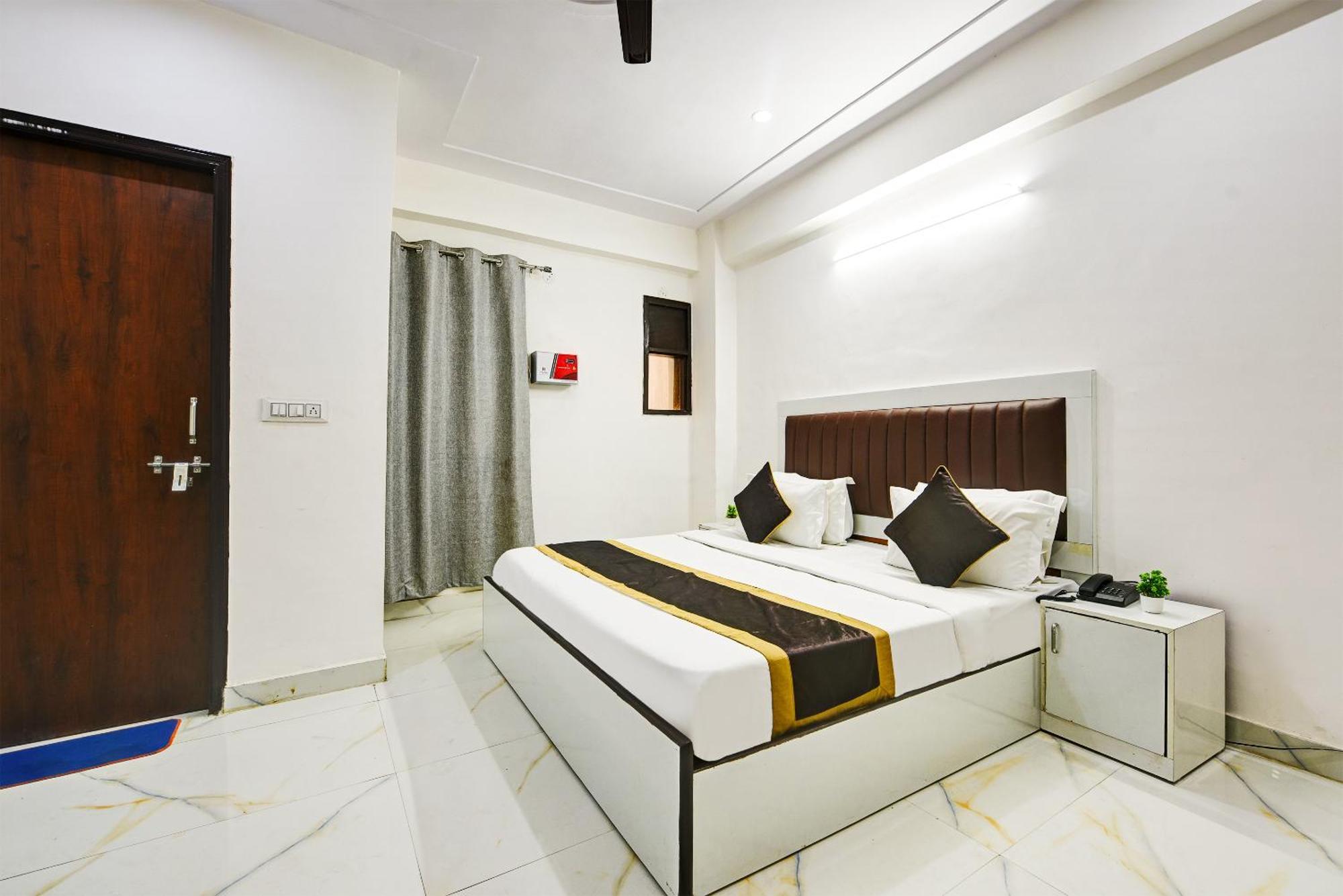 Hotel Krishna Tower Delhi  Dış mekan fotoğraf