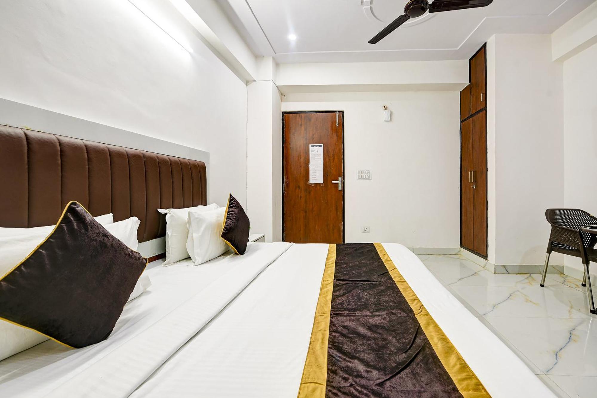 Hotel Krishna Tower Delhi  Dış mekan fotoğraf