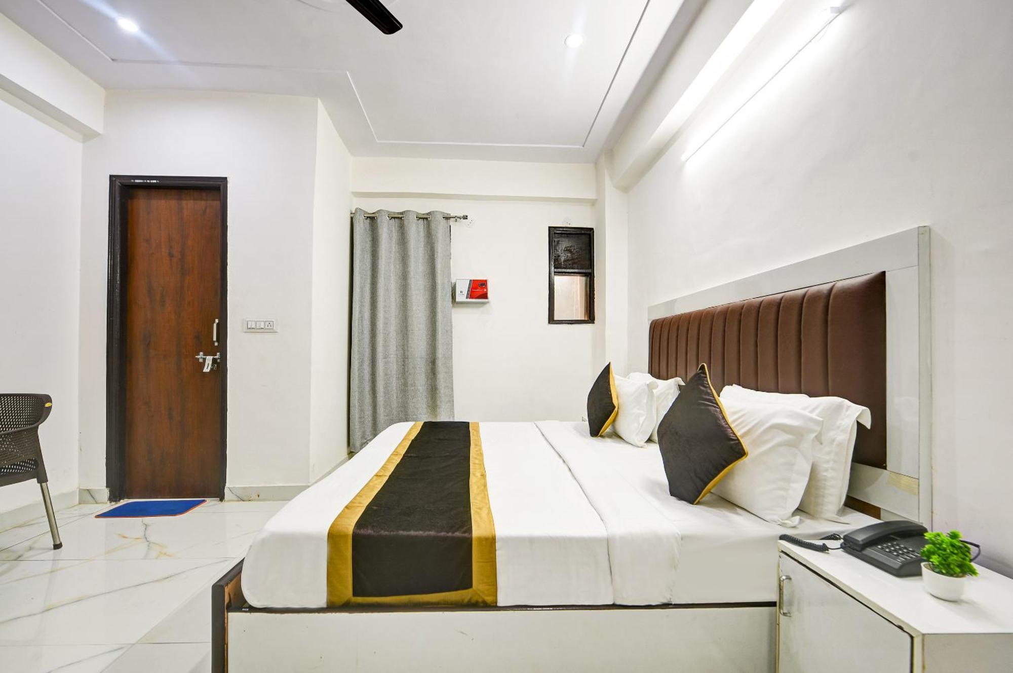 Hotel Krishna Tower Delhi  Dış mekan fotoğraf