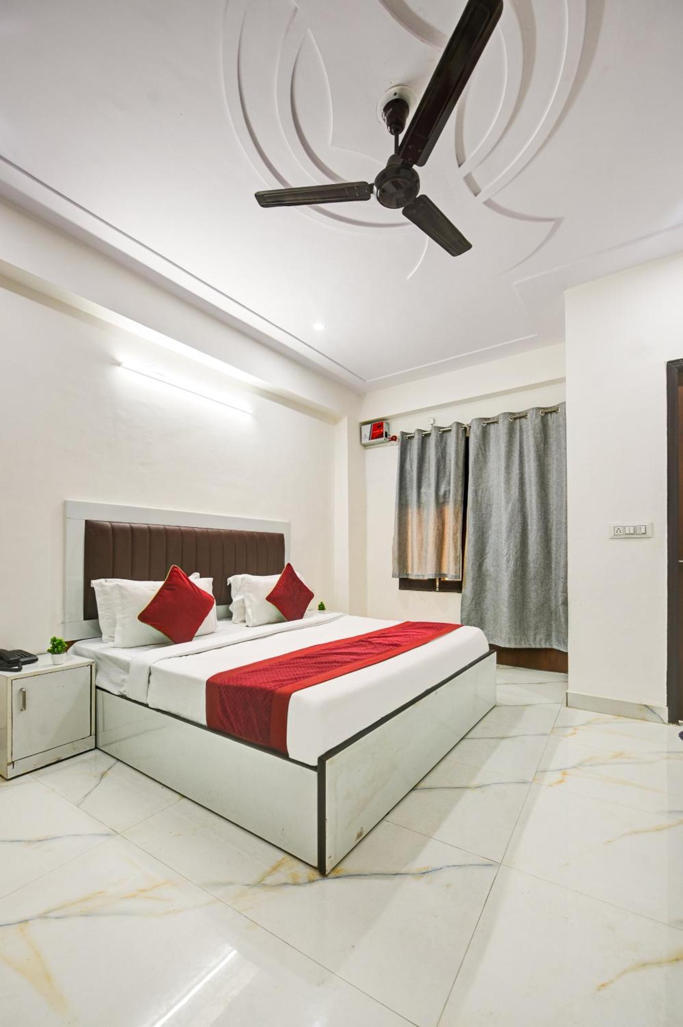 Hotel Krishna Tower Delhi  Dış mekan fotoğraf