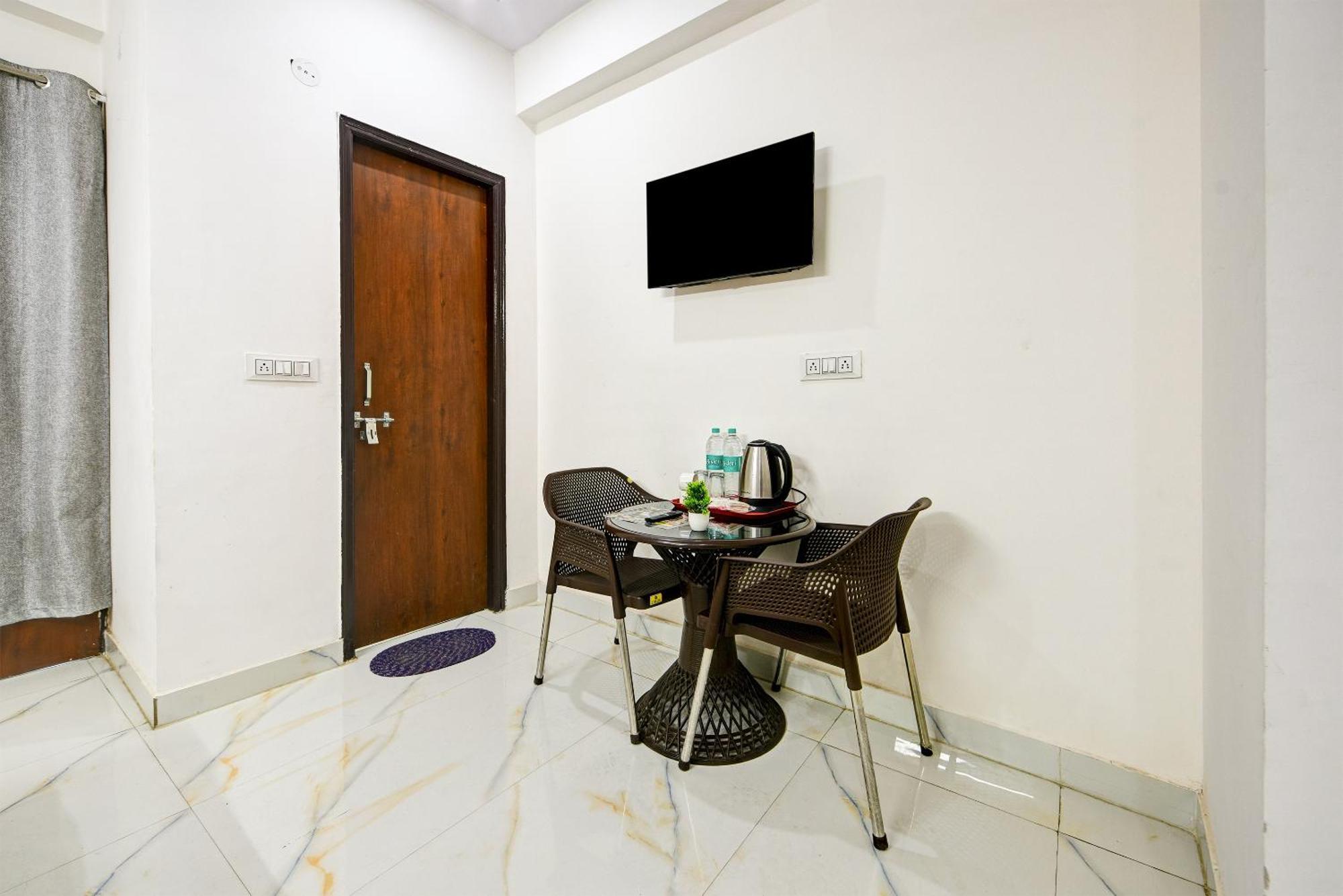 Hotel Krishna Tower Delhi  Dış mekan fotoğraf