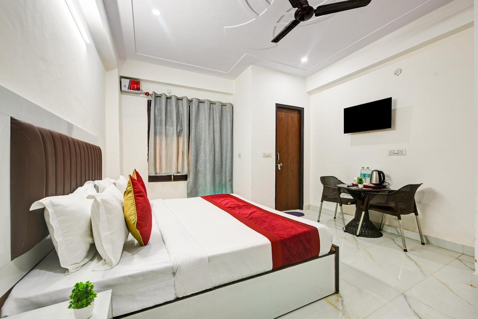 Hotel Krishna Tower Delhi  Dış mekan fotoğraf