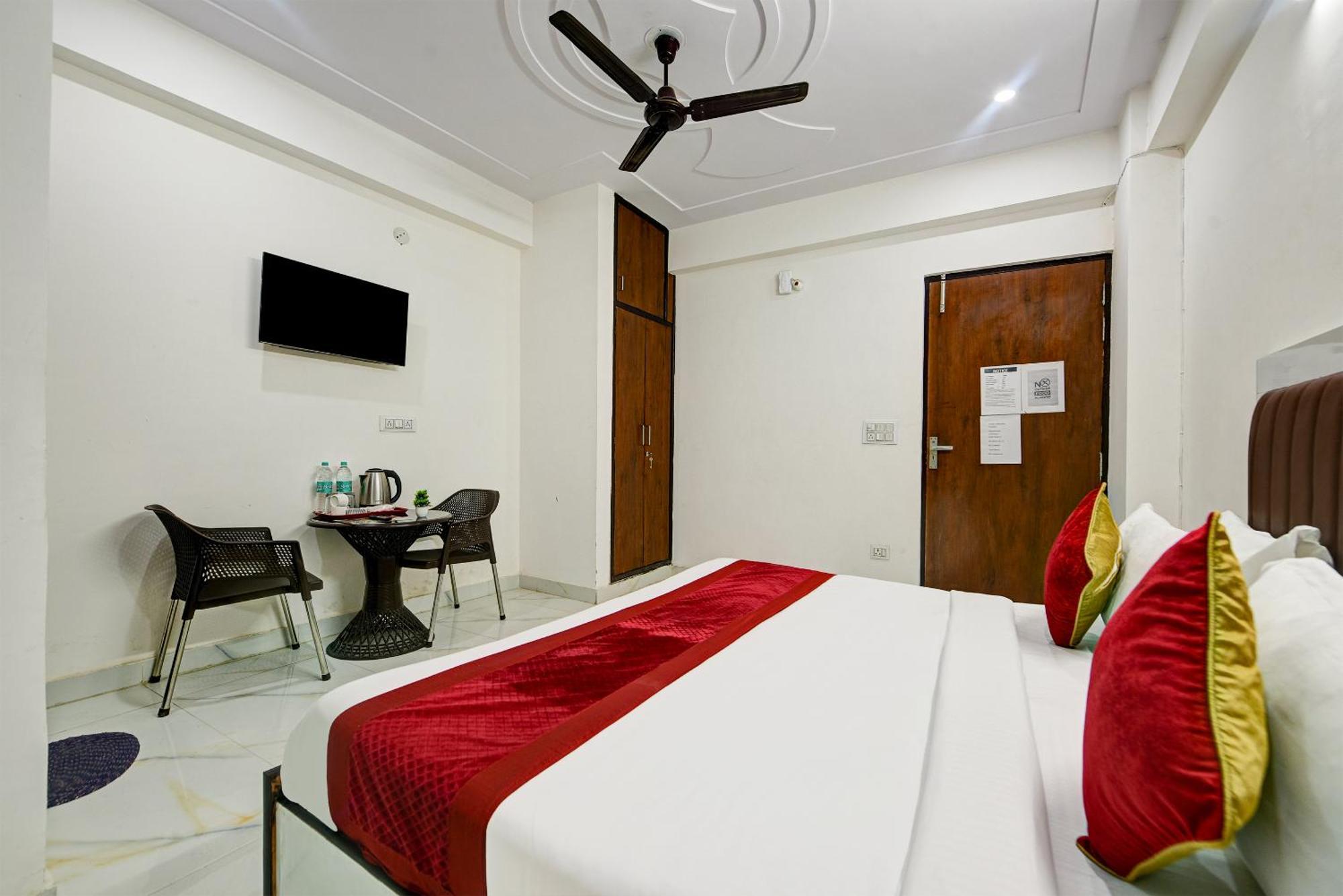 Hotel Krishna Tower Delhi  Dış mekan fotoğraf