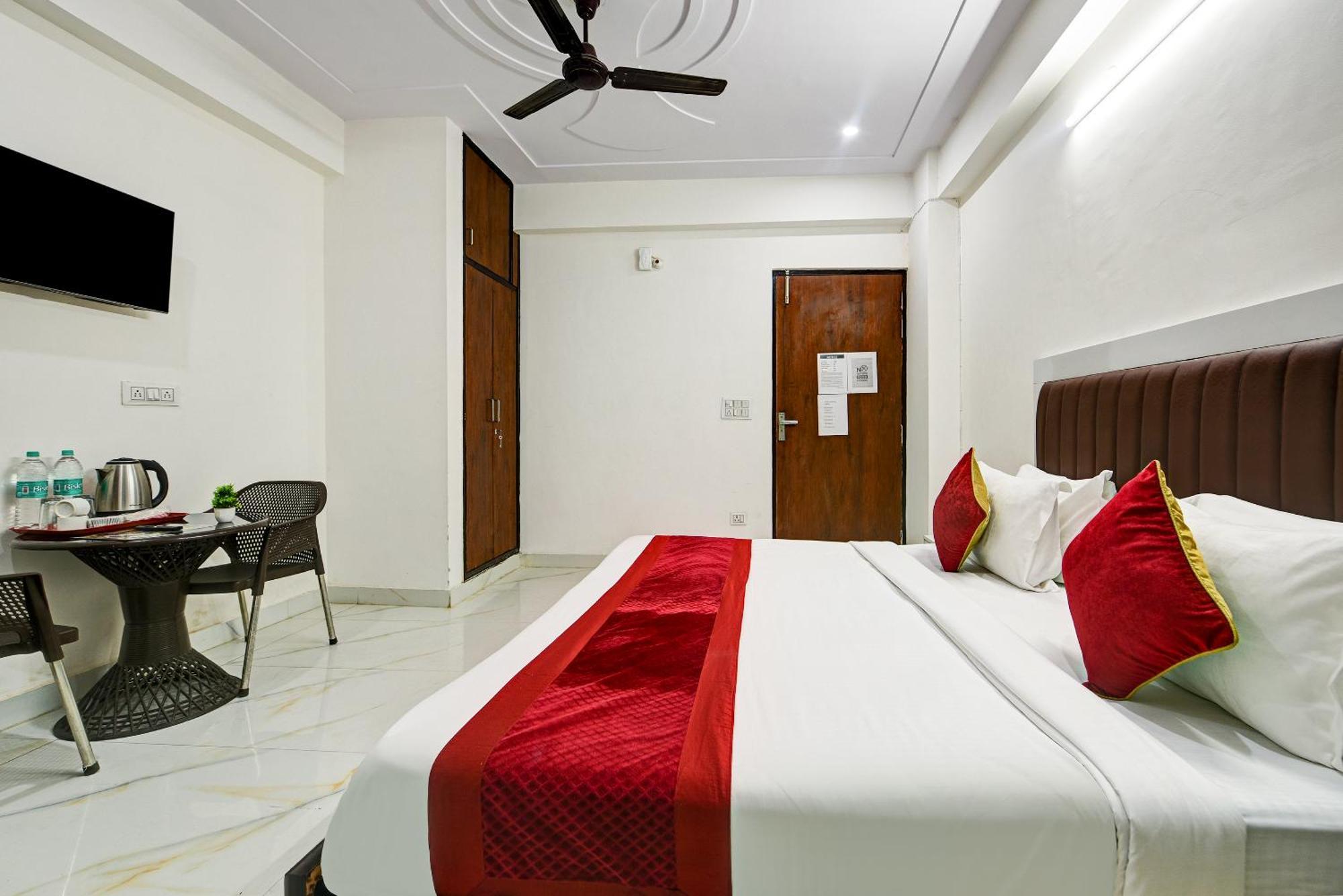 Hotel Krishna Tower Delhi  Dış mekan fotoğraf
