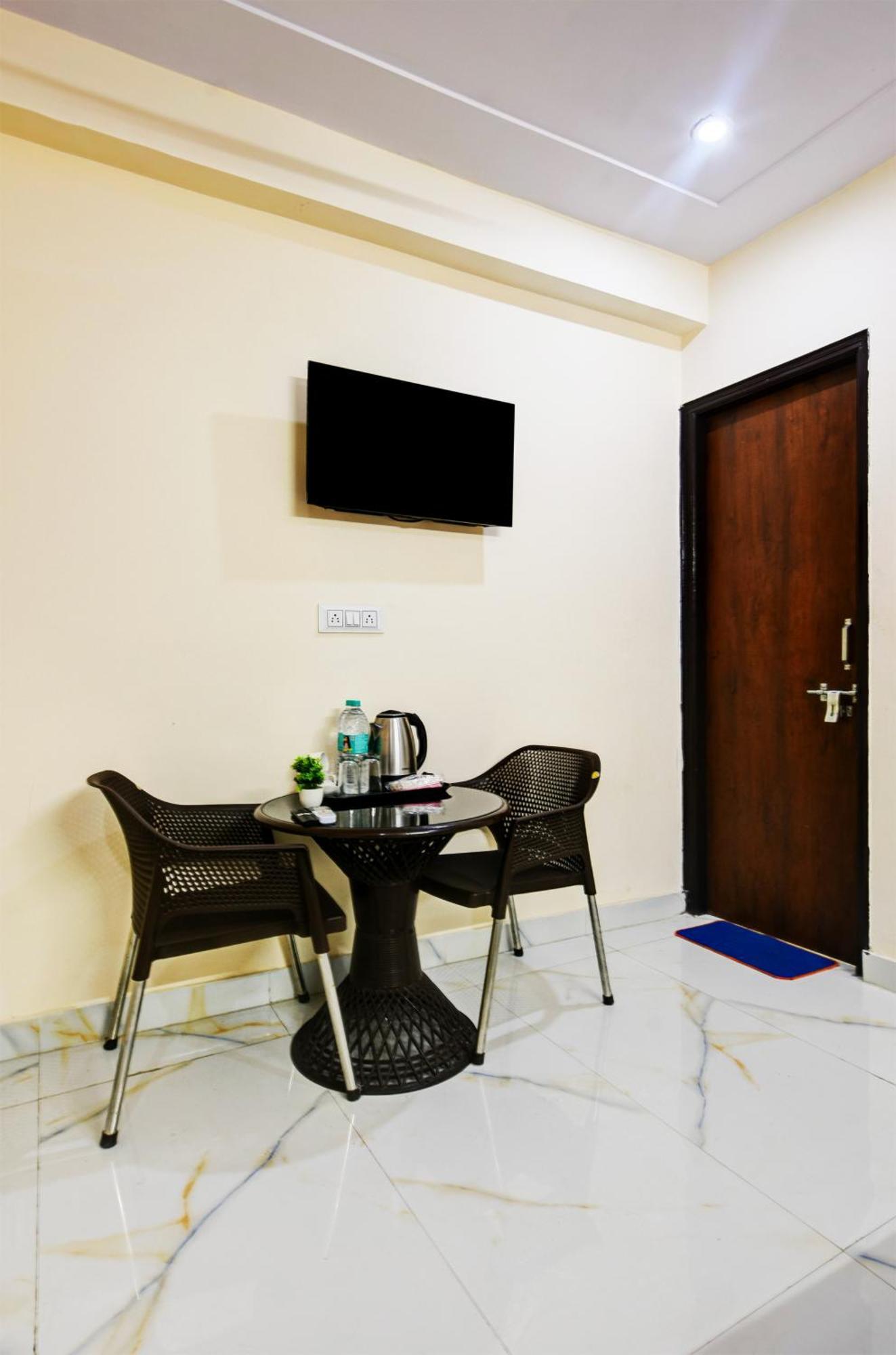 Hotel Krishna Tower Delhi  Dış mekan fotoğraf