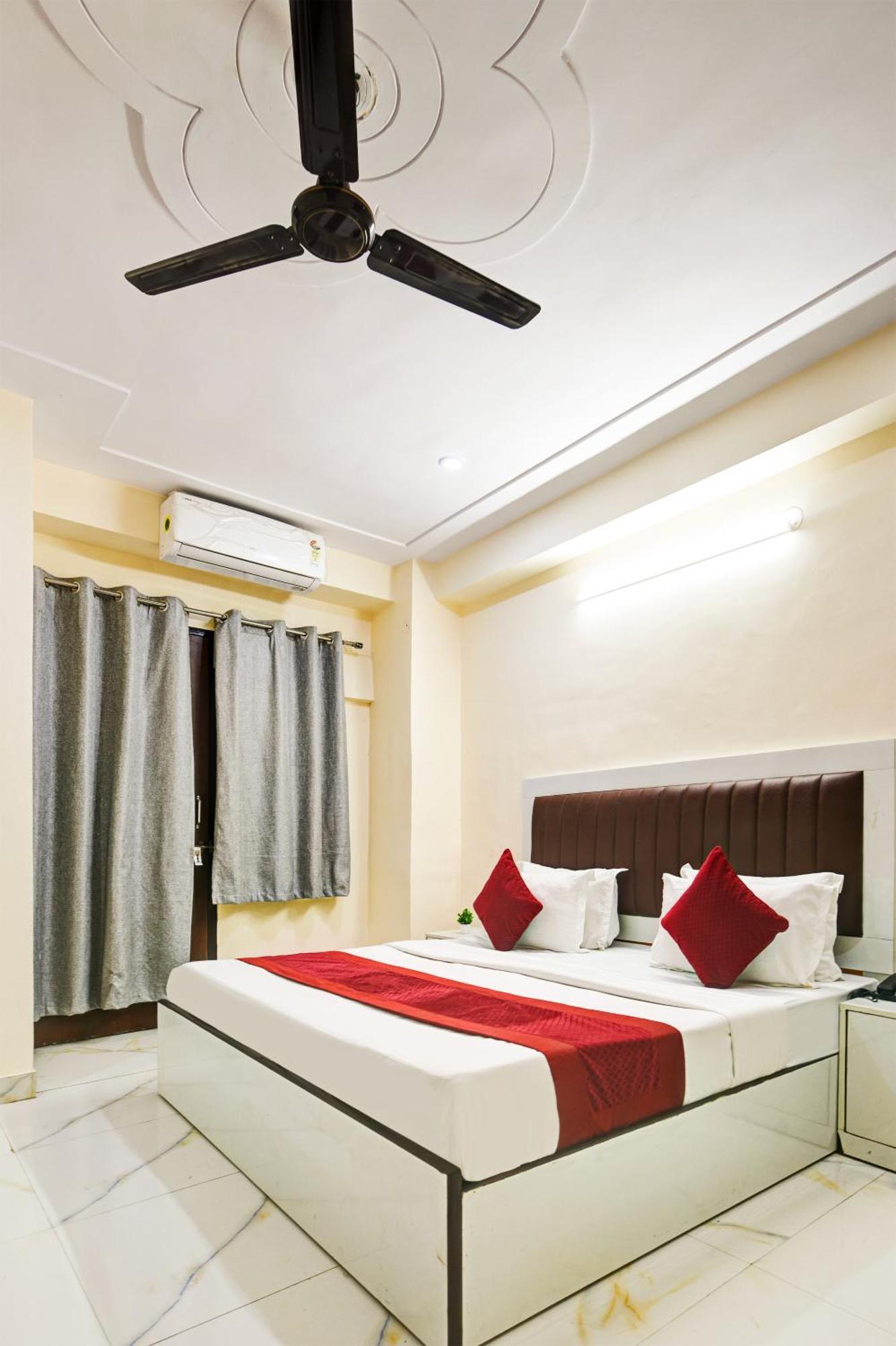 Hotel Krishna Tower Delhi  Dış mekan fotoğraf