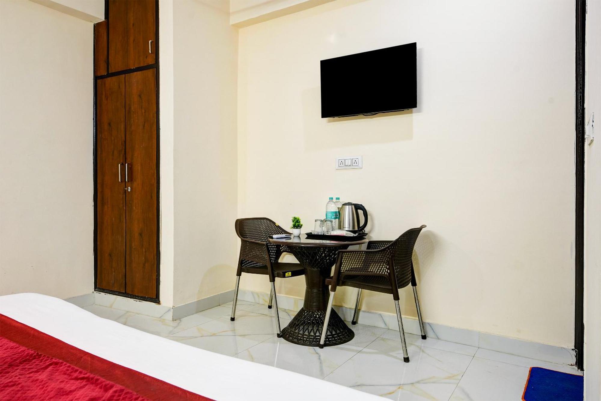 Hotel Krishna Tower Delhi  Dış mekan fotoğraf