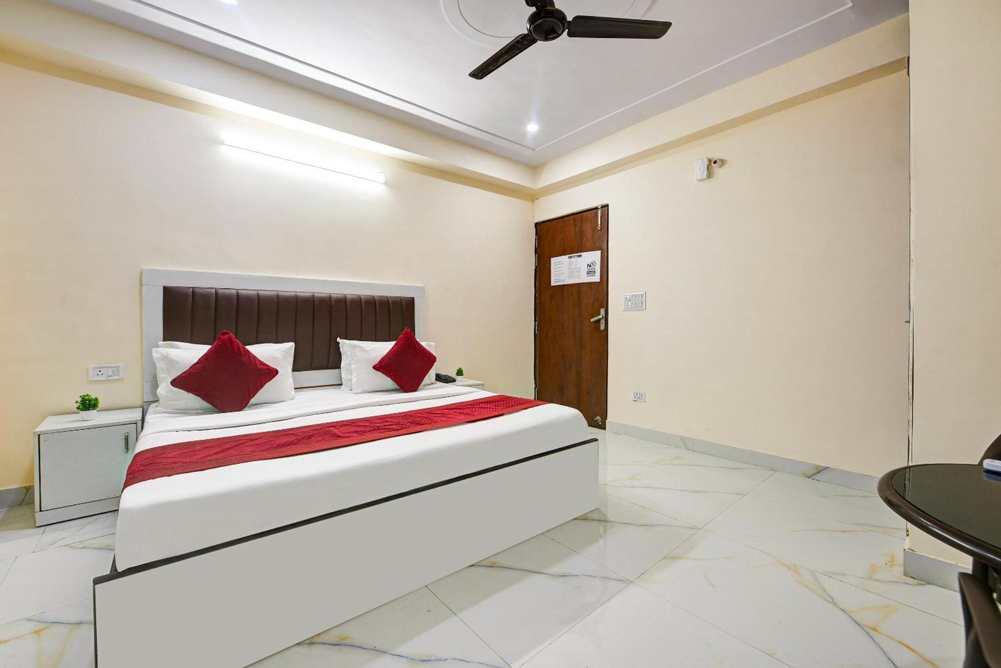 Hotel Krishna Tower Delhi  Dış mekan fotoğraf
