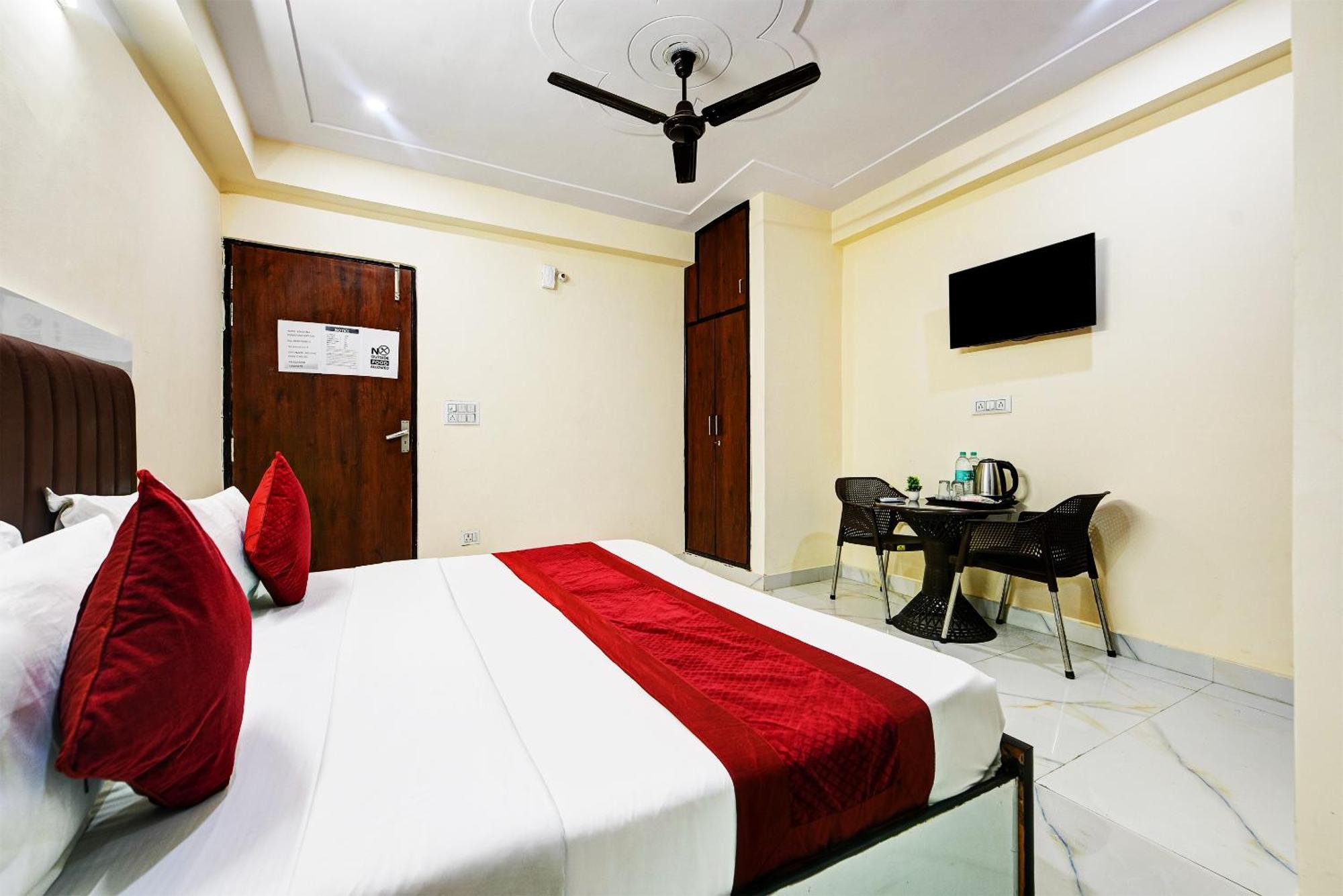 Hotel Krishna Tower Delhi  Dış mekan fotoğraf